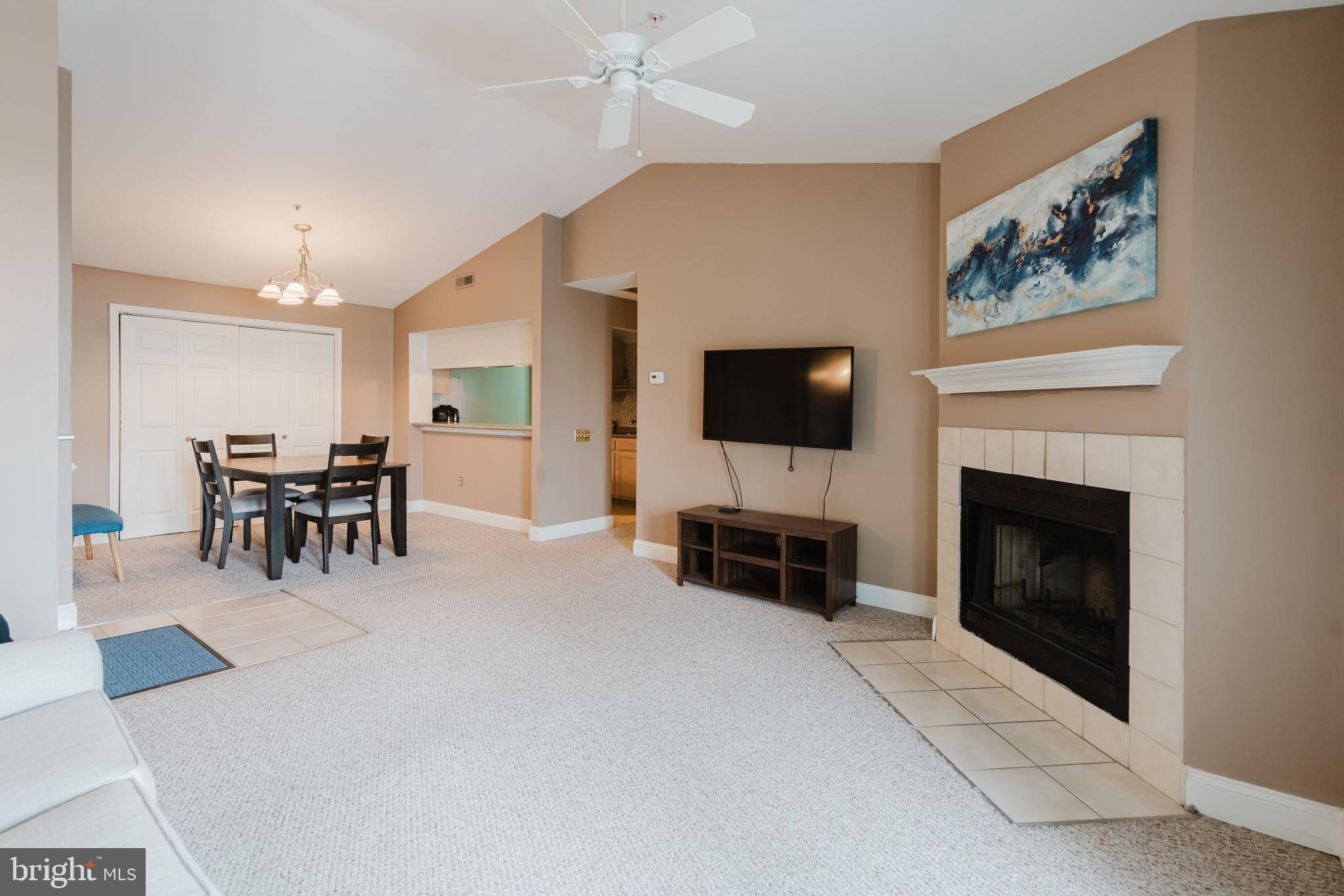 Newark, DE 19702,2809 WATERS EDGE DR #260