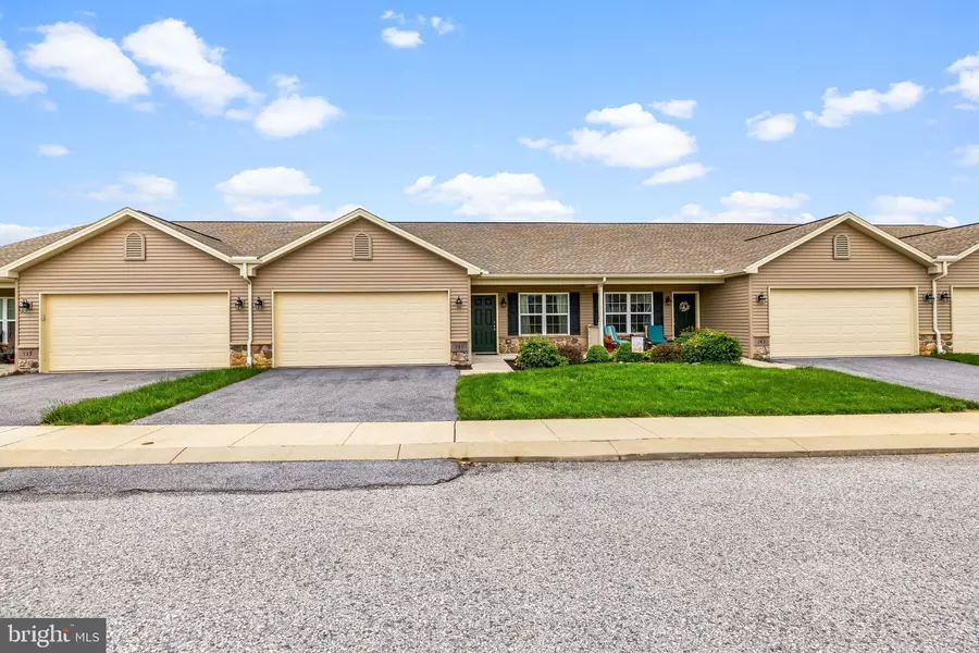 141 PALOMINO WAY #223, Red Lion, PA 17356