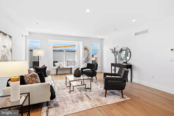 2816 S 9TH ST, Philadelphia, PA 19148