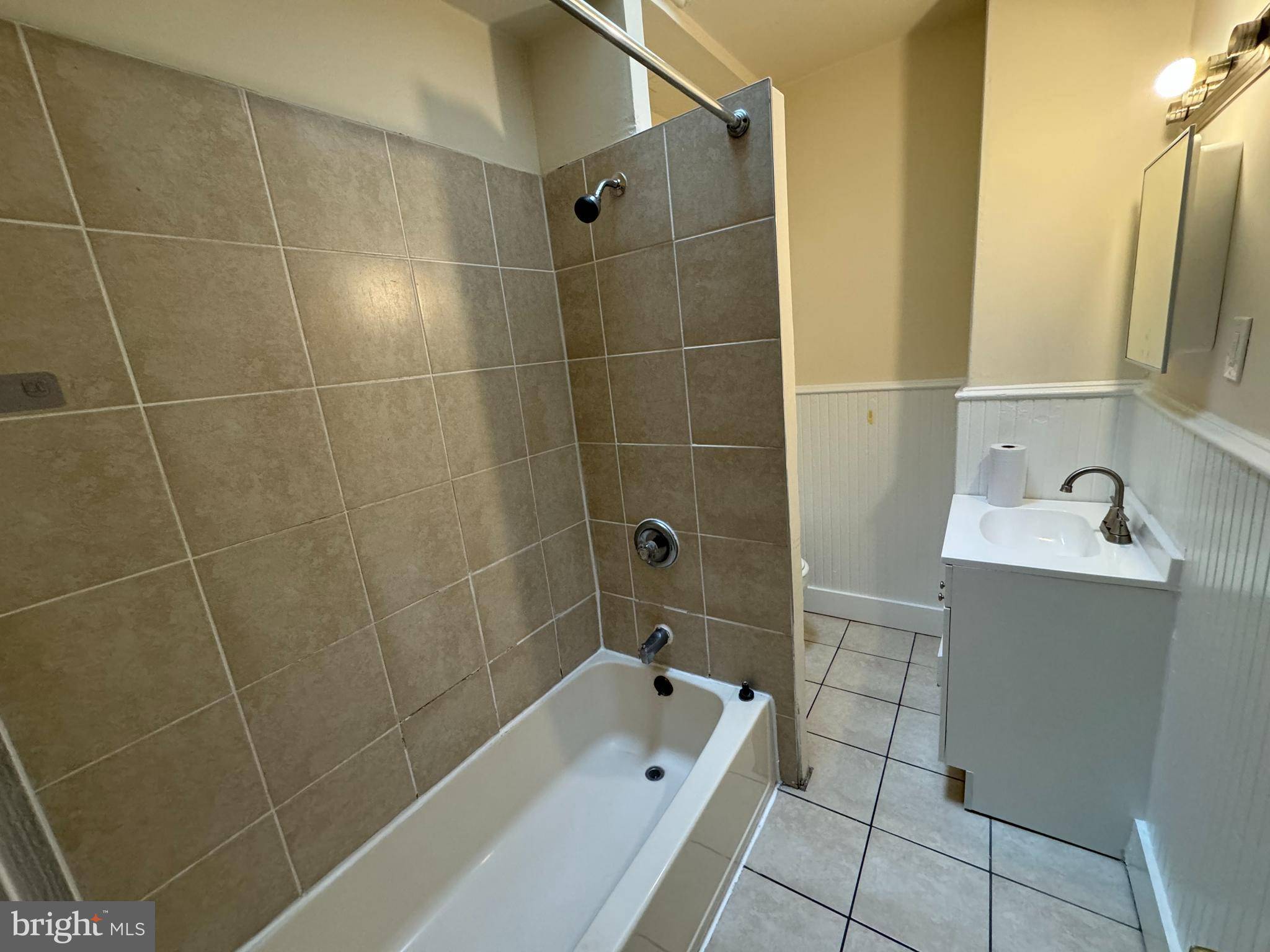Philadelphia, PA 19131,5520 HARMER ST