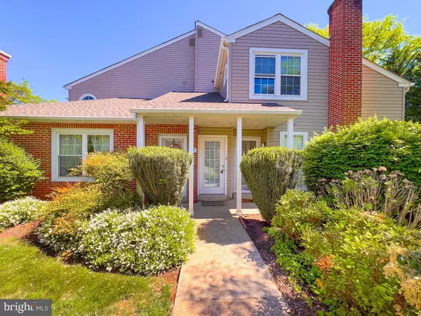 804 BEACON HILL DR, Holland, PA 18966