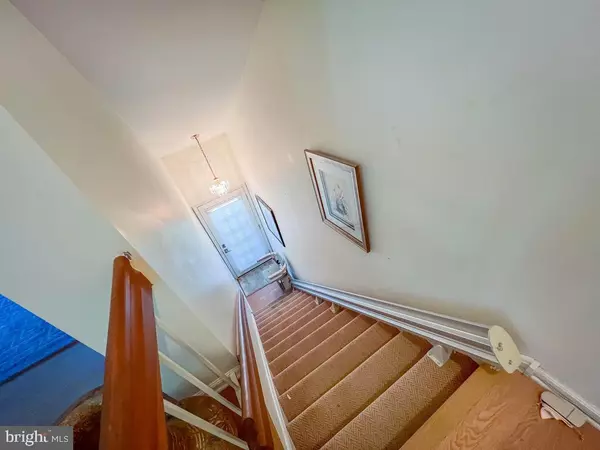 Holland, PA 18966,804 BEACON HILL DR
