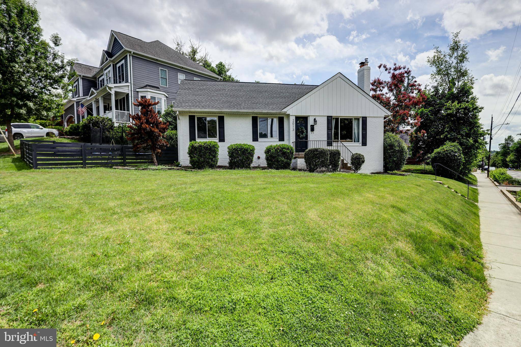 2013 PATRICK HENRY DR, Arlington, VA 22205