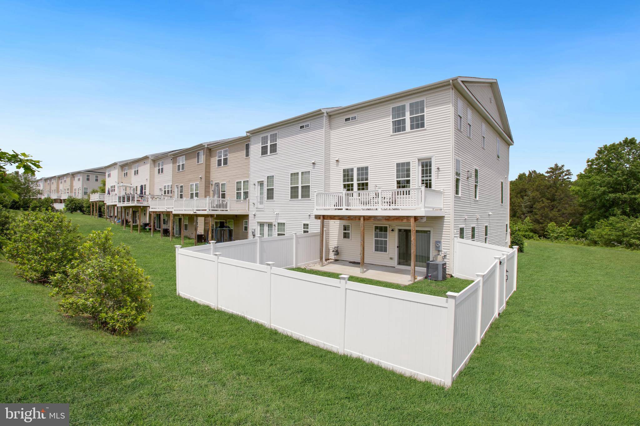 Ashburn, VA 20147,21529 WILLOW BREEZE SQ