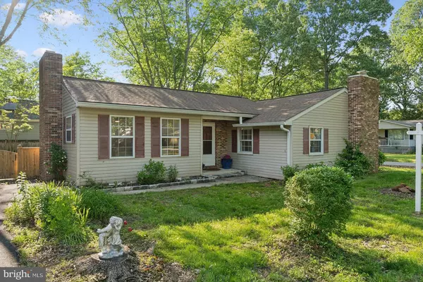 1215 PINE AVE, Shady Side, MD 20764