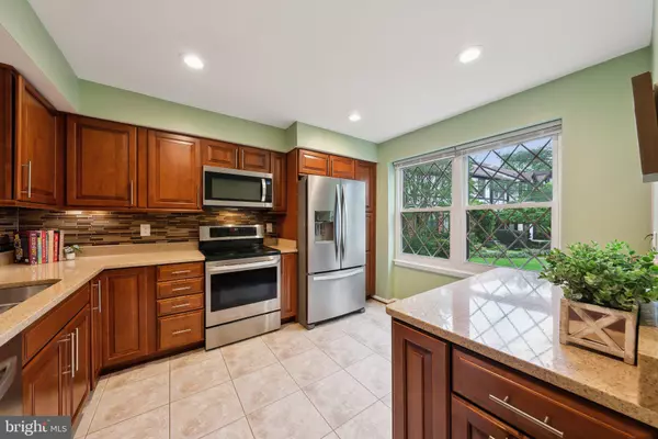 Sterling, VA 20165,33 LYNDHURST CT