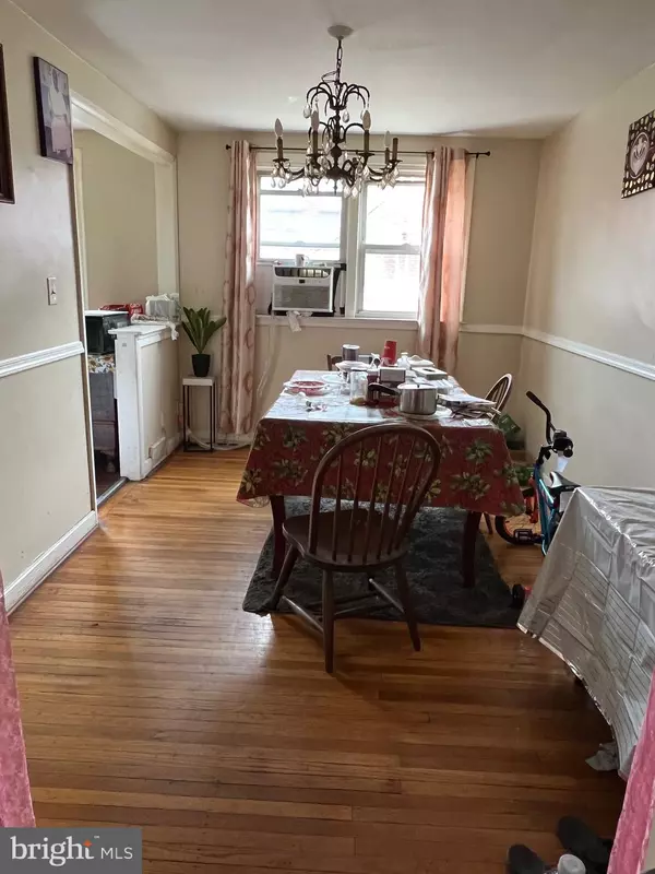 Philadelphia, PA 19111,1216 HELLERMAN ST