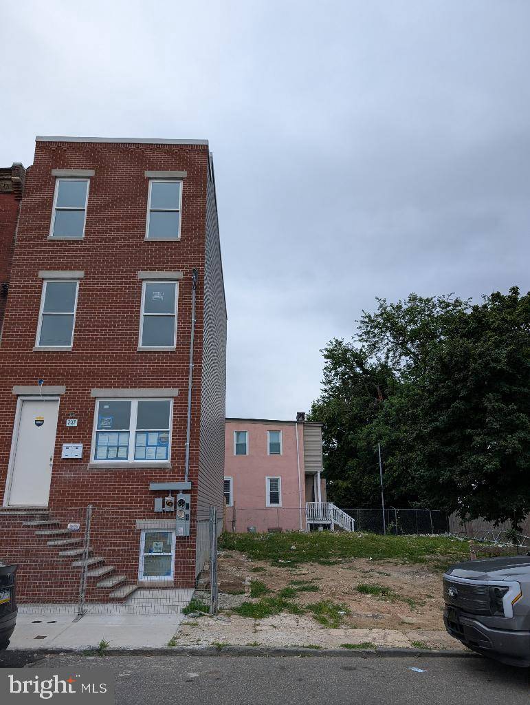 Philadelphia, PA 19104,735 N 42ND ST