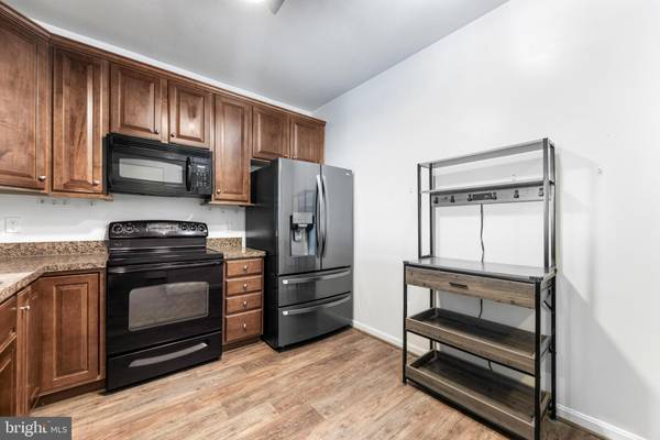 Odenton, MD 21113,8609 WINTERGREEN CT #308