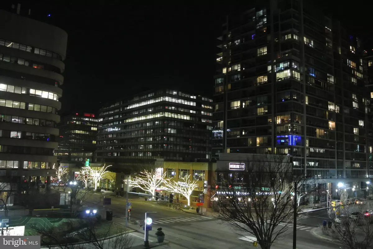 Arlington, VA 22202,1805 CRYSTAL DR #301S