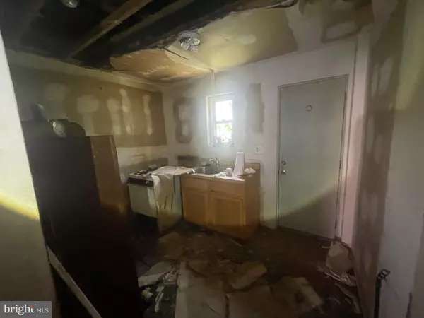 Philadelphia, PA 19132,2404 W FIRTH ST