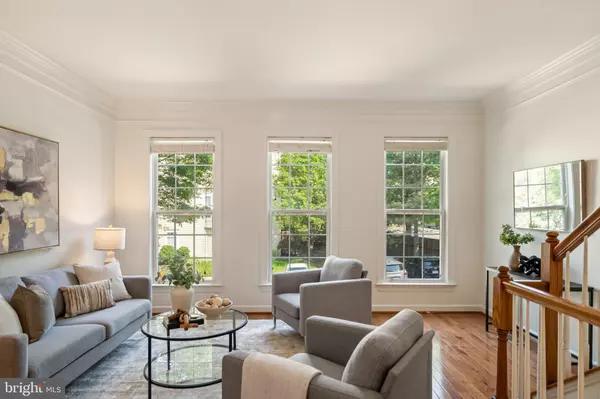 Fairfax, VA 22030,4176 TIMBER LOG WAY