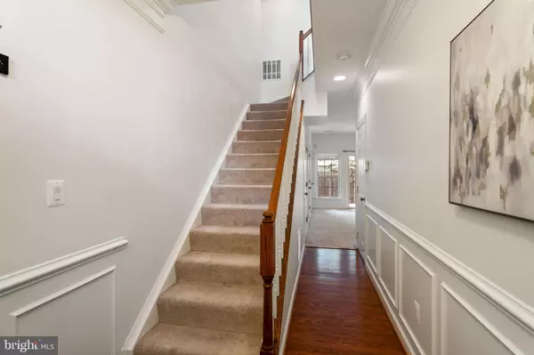 Fairfax, VA 22030,4176 TIMBER LOG WAY