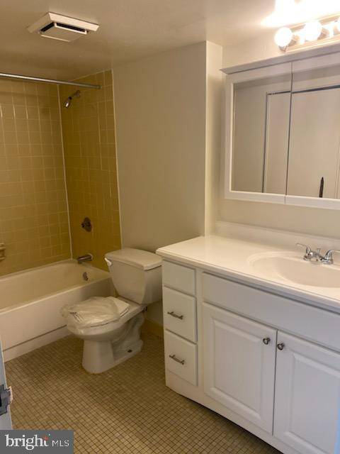 Philadelphia, PA 19102,1420 LOCUST ST #21L