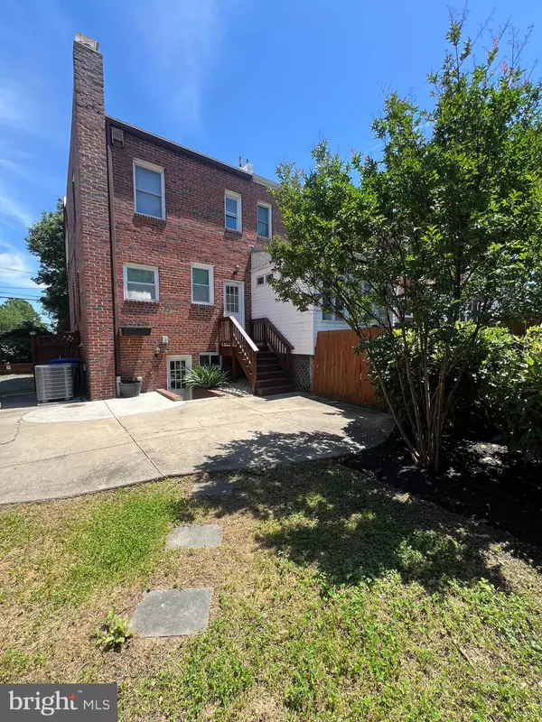 Arlington, VA 22204,804 S ODE ST