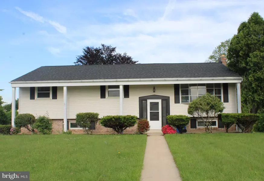 2612 SKYLARK DR, York, PA 17403