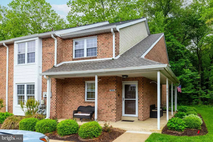 908 VALLEY GLEN RD, Elkins Park, PA 19027