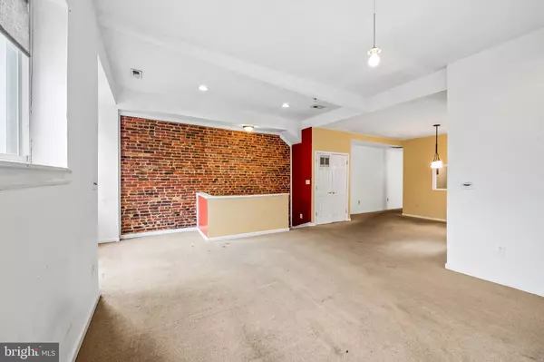 Baltimore, MD 21217,807 WHITELOCK ST