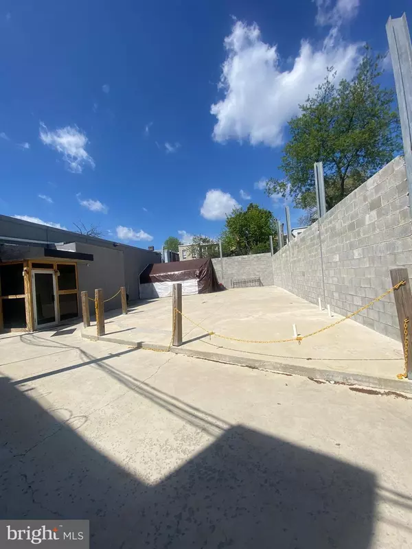Philadelphia, PA 19120,120-R W LOUDON ST