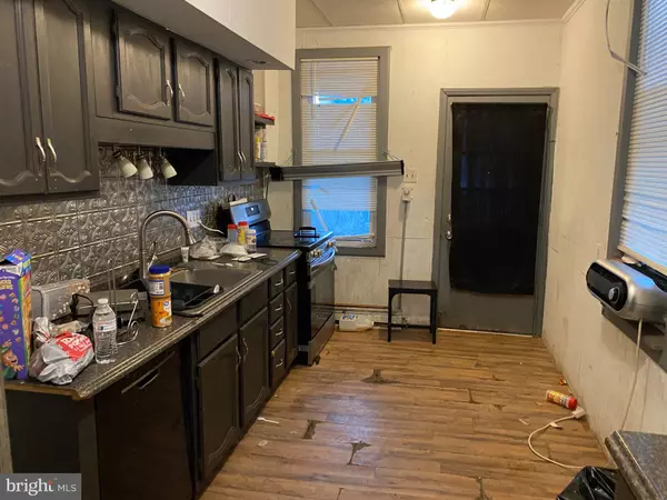 Shamokin, PA 17872,17 N GRANT ST