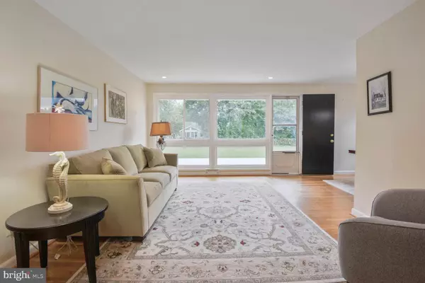 Bethesda, MD 20814,5922 ROSSMORE DR