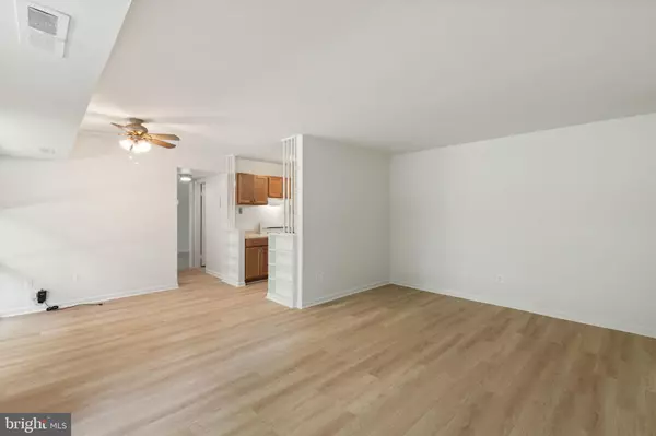 Annandale, VA 22003,4931 AMERICANA DR #4931B
