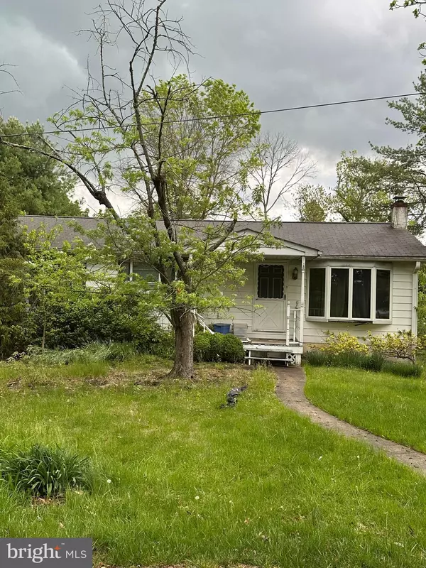 4 PERKIOMEN AVE, Schwenksville, PA 19473