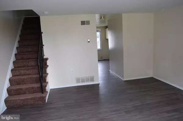 Baltimore, MD 21222,2111 LARKHALL RD