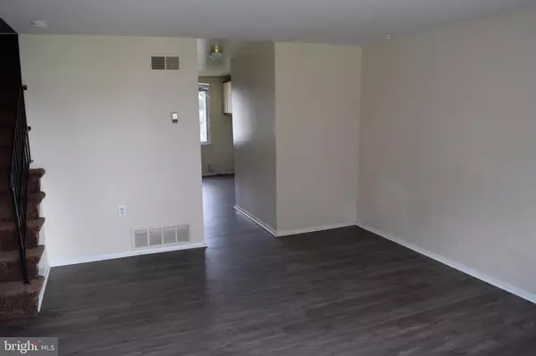 Baltimore, MD 21222,2111 LARKHALL RD