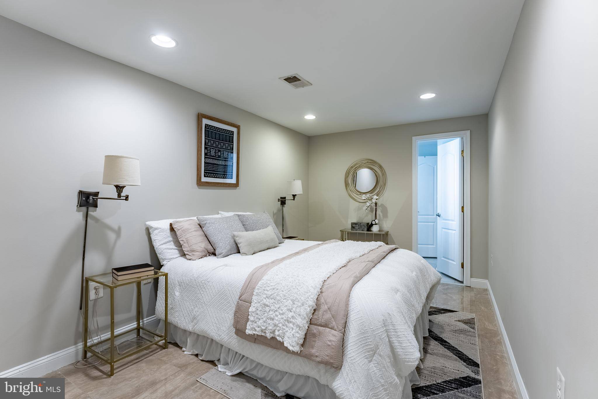 Washington, DC 20002,1840 D ST NE #1