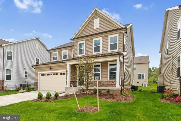 Waldorf, MD 20601,9907 OBIN LN