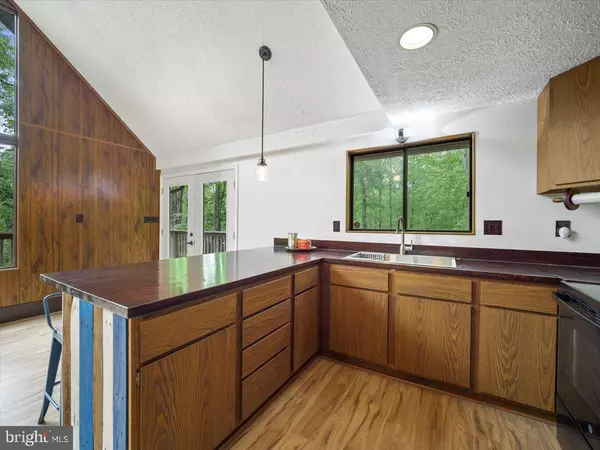Hedgesville, WV 25427,106 MONACAN TRL