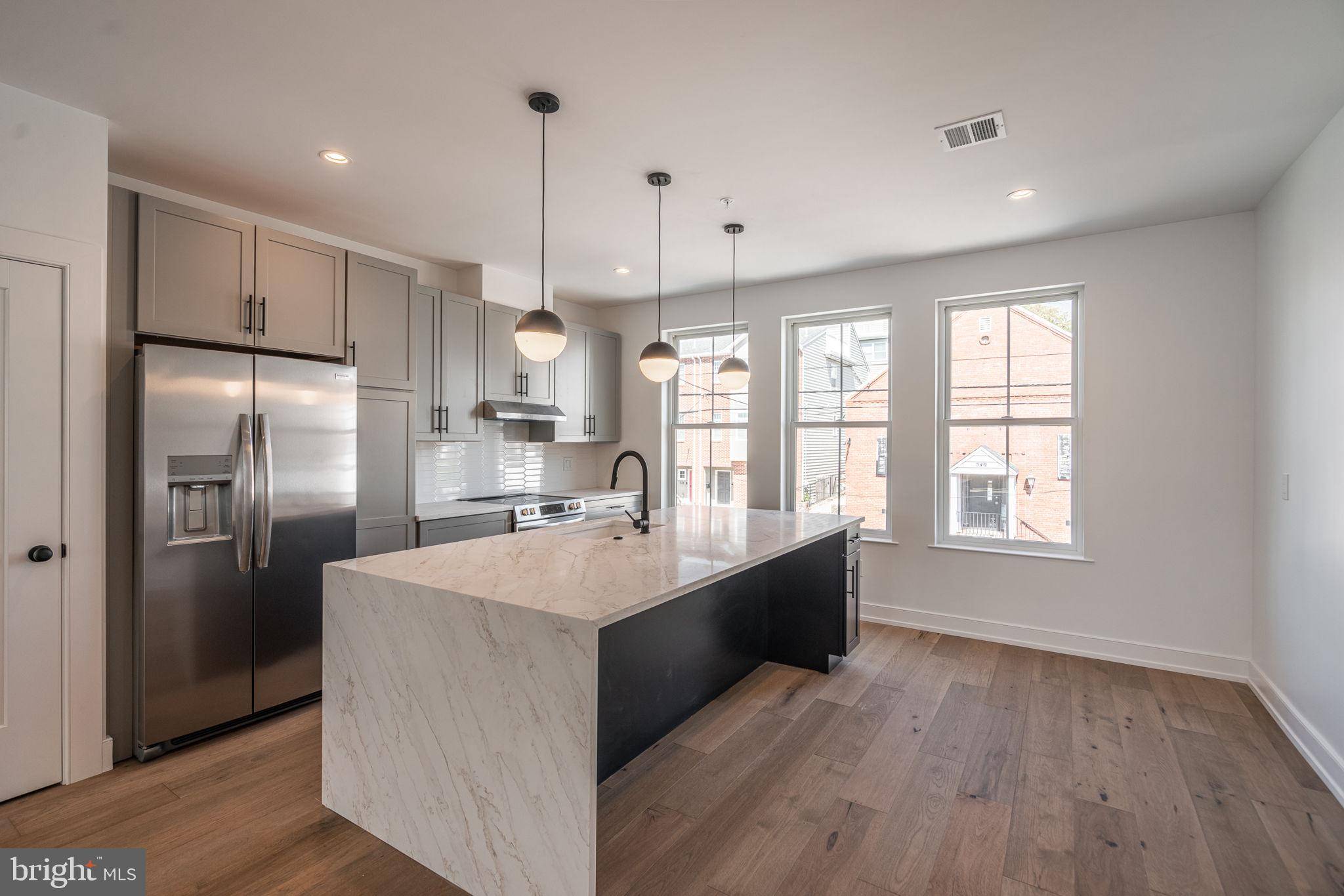 Philadelphia, PA 19128,545 GREEN LN