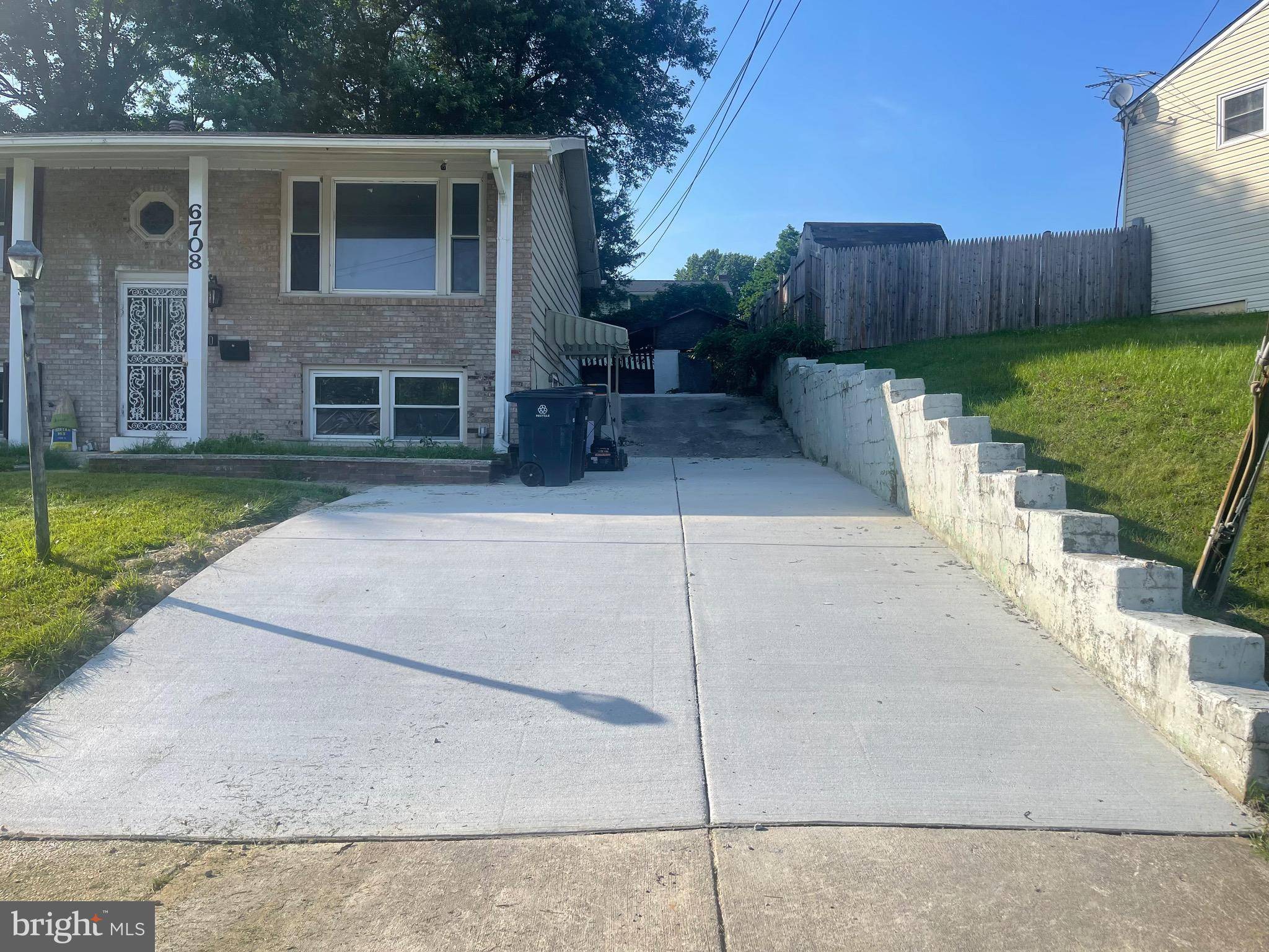 Capitol Heights, MD 20743,6708 CALMOS ST