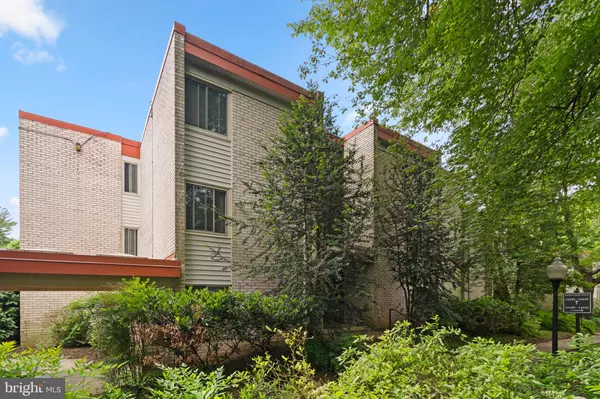 14424 PARKVALE RD #3, Rockville, MD 20853