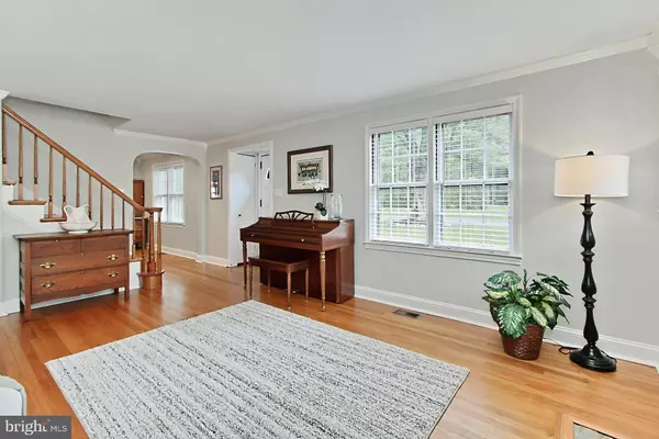 Falls Church, VA 22042,3064 HOLMES RUN RD