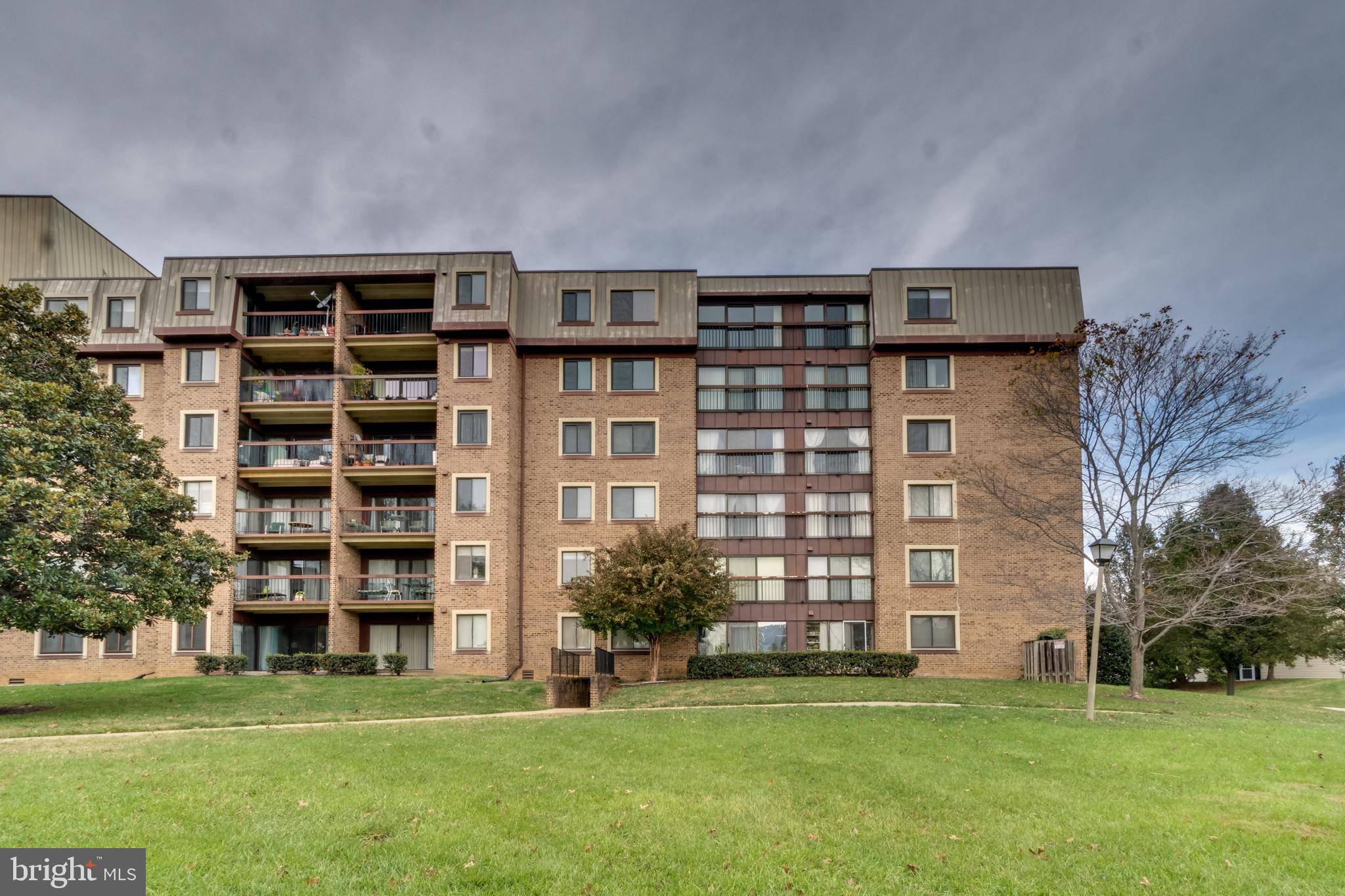 Oakton, VA 22124,10300 BUSHMAN DR #209