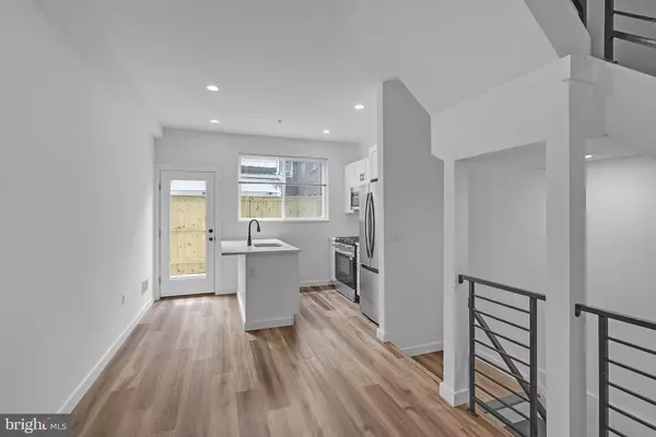 Philadelphia, PA 19121,1526 W SEYBERT ST