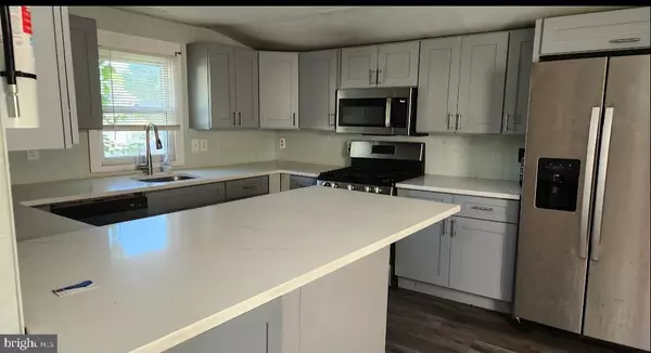 Pennsville, NJ 08070,20 CHURCH LANDING