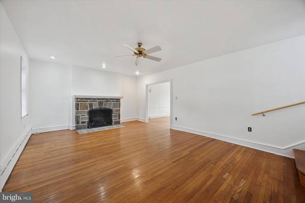 Upper Darby, PA 19082,129 CRESTVIEW RD