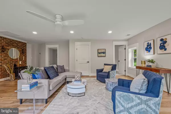 Linden, VA 22642,5861 VINE LN
