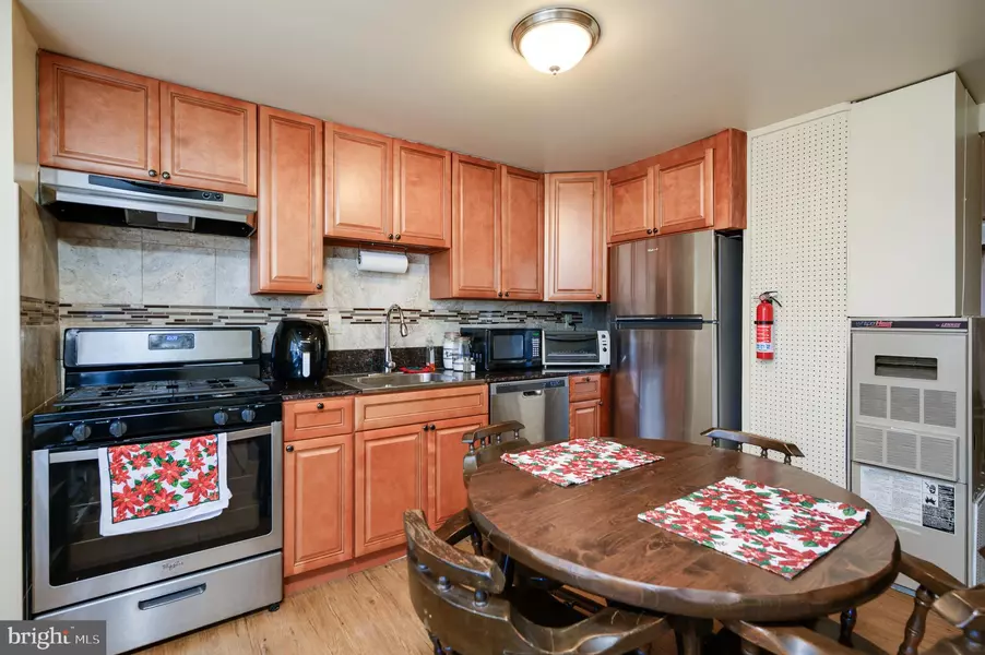 130 ROBERTA JEAN AVE, Littlestown, PA 17340