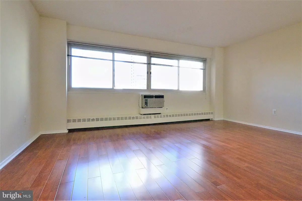 Philadelphia, PA 19103,2101 CHESTNUT ST #1607