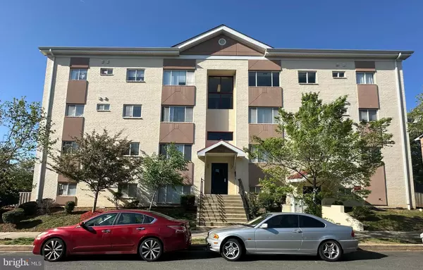 5000 CALL PL SE #403, Washington, DC 20019