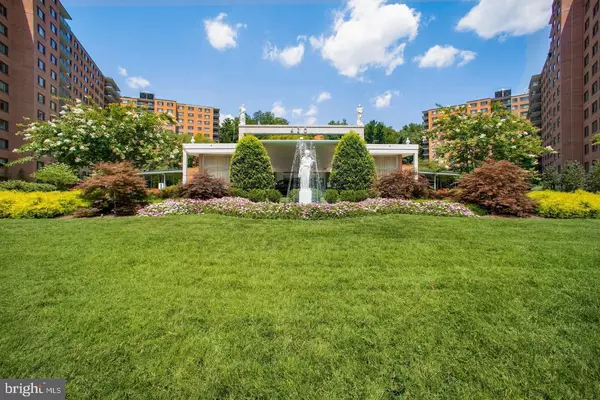 Washington, DC 20016,4201 CATHEDRAL AVE NW #415E