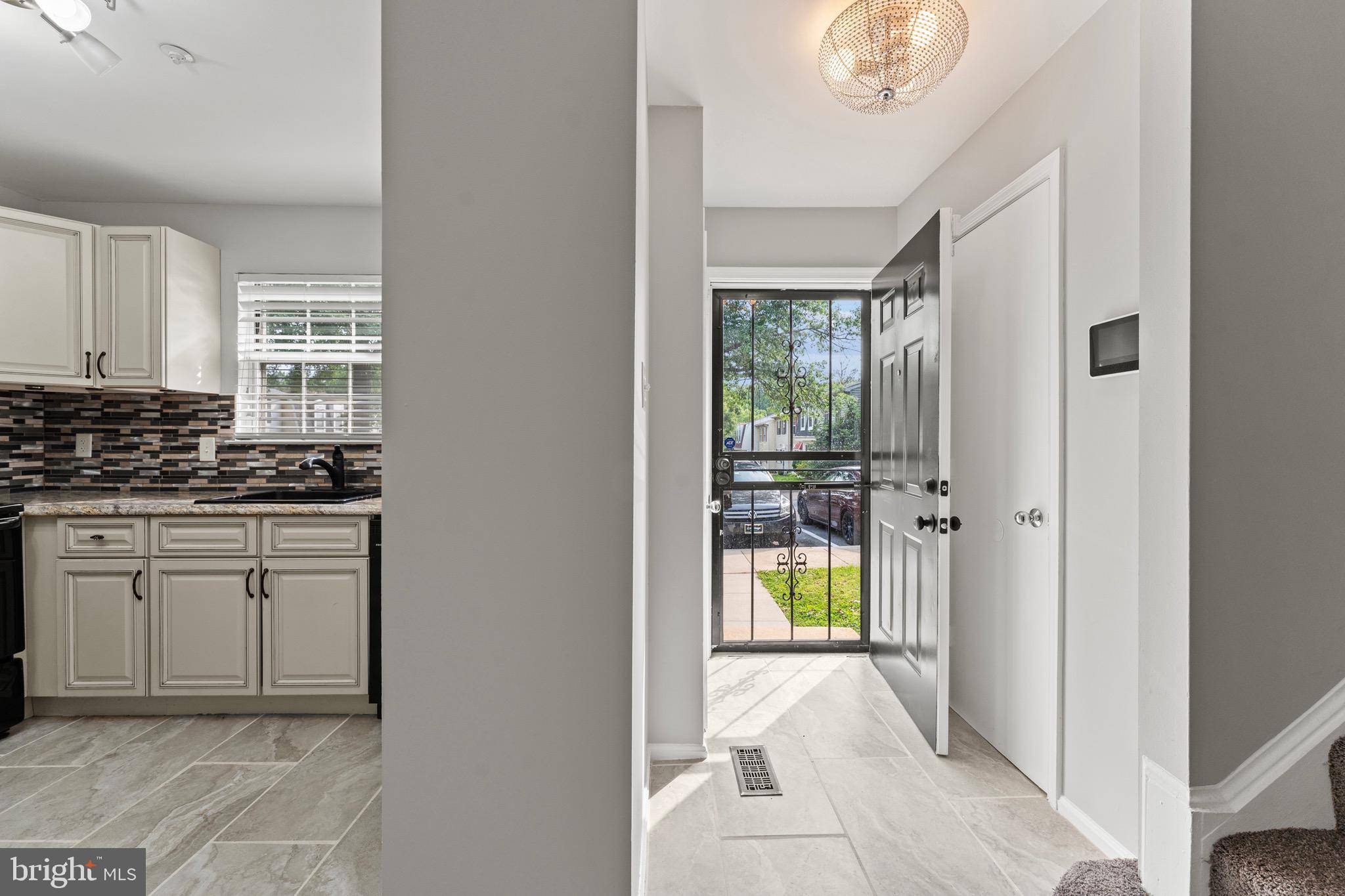 Capitol Heights, MD 20743,5745 FALKLAND PL