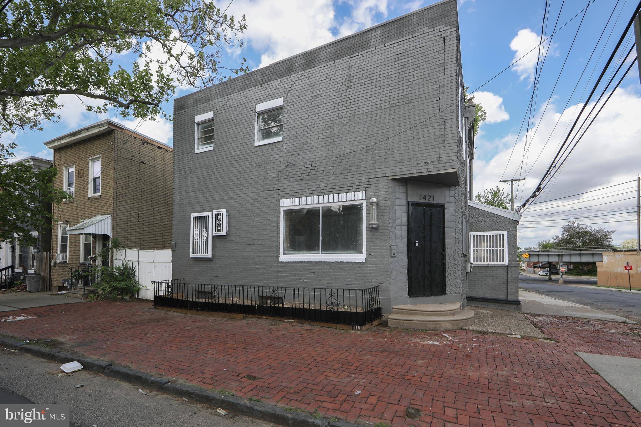 Camden, NJ 08104,1421 LOUIS ST