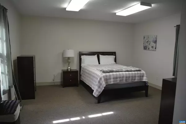 Farmville, VA 23901,1104 HIGH ST