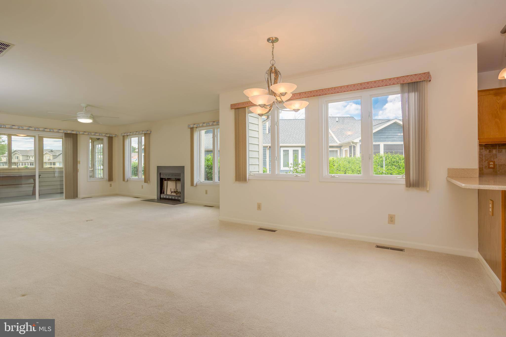 Lewes, DE 19958,142 LAKESIDE DR