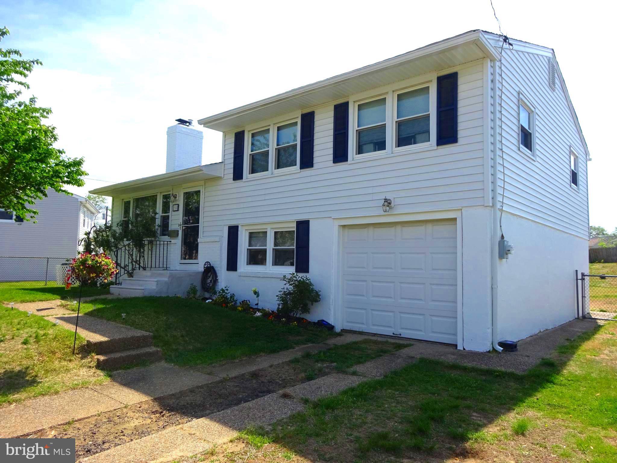 Beverly, NJ 08010,218 HENDRICKSON AVE